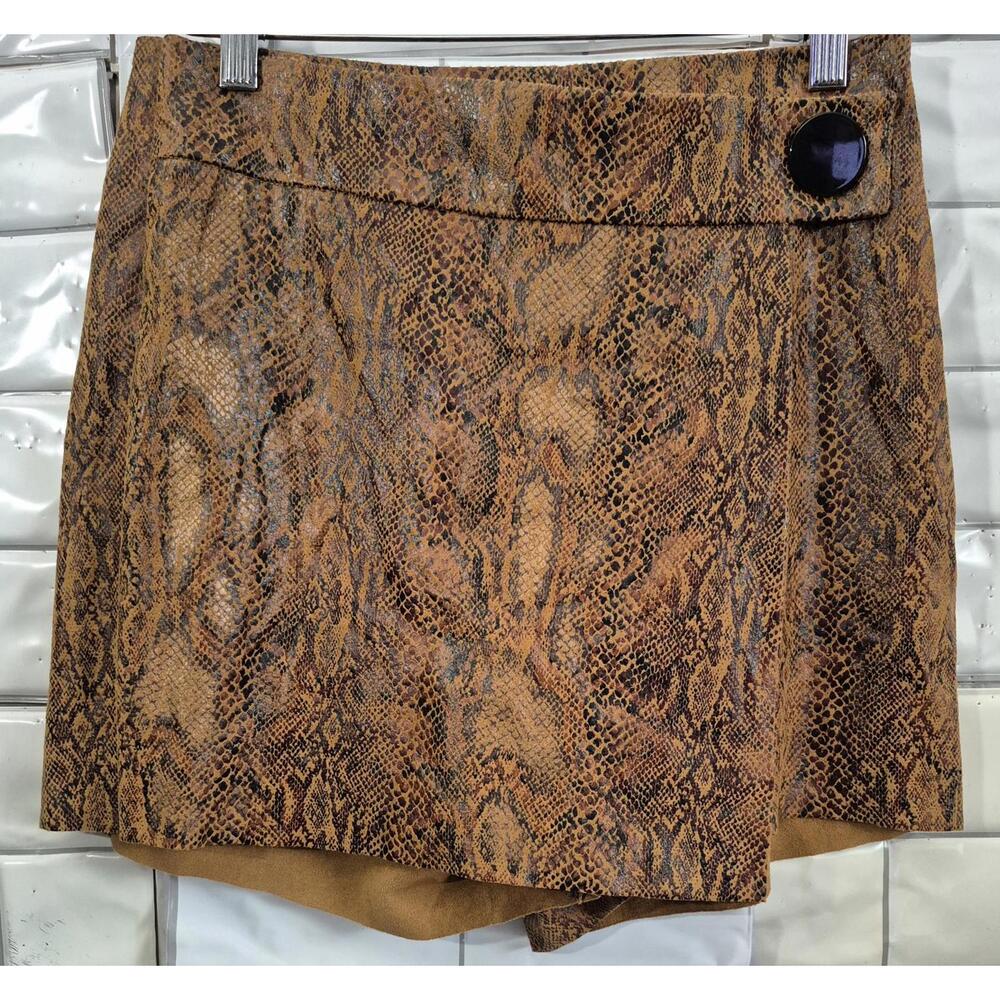 Zara Ladies Faux Suede Tan Reptile Print Skort Short  Statement Button
